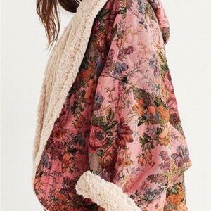 ✨RARE!!! Urban Outfitters Reversible Floral Beatriz Teddy